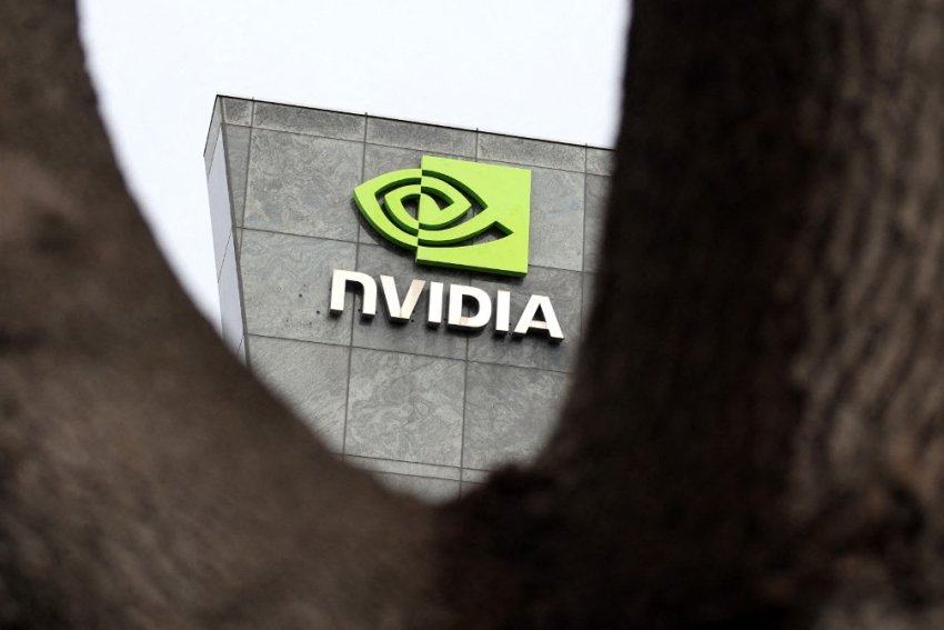 شركة Nvidia تقترب من الإطاحة بـ Apple بترتيب أكبر الشركات قيمة