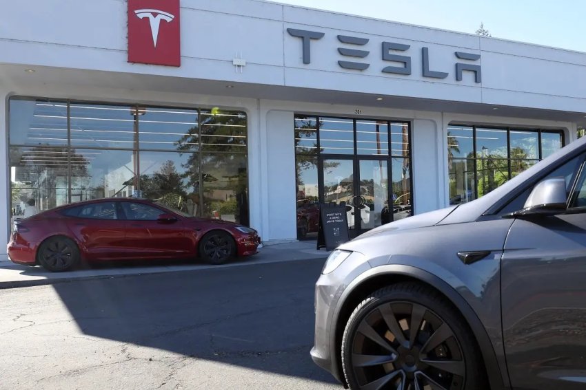 شركة Tesla الأميركية تستدعي أكثر من 1.6 مليون سيارة في الصين