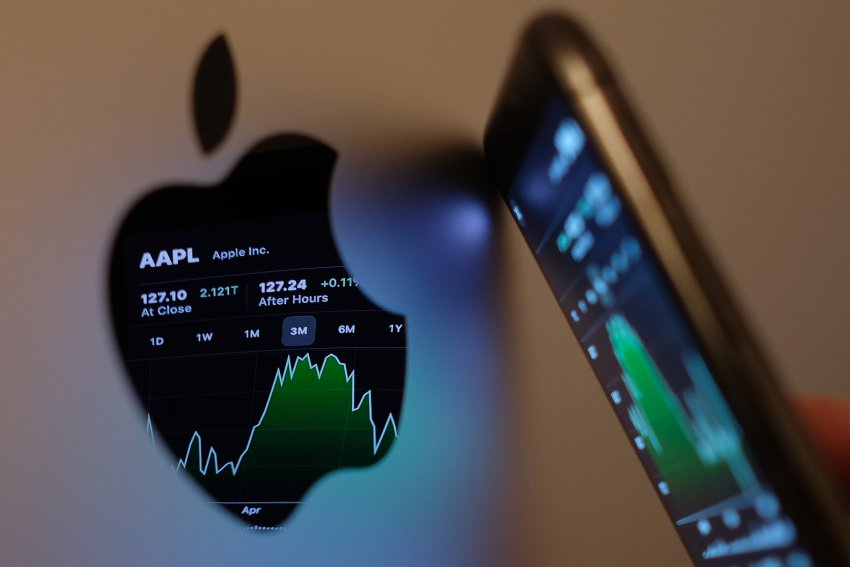 شركة Apple تطور أداة للذكاء الاصطناعي..وتقيد استخدام موظفيها لـChatGPT