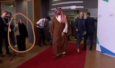 "انخضت".. محمد بن سلمان يشعل تفاعلا بفيديو رد فعل امرأة لحظة دخوله القمة