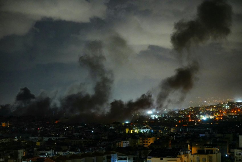 سحب الدخان تغطي الضاحية الجنوبية.. والجيش الإسرائيلي يعلن قصف 12 موقعًا لحزب الله