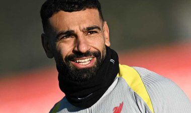 أسطورة ليفربول يوجه نصيحة لمحمد صلاح تتعلق بعقده