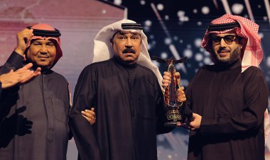 عبدالله الرويشد.. لحظات مؤثره من تكريمه في "Joy Awards" بالرياض