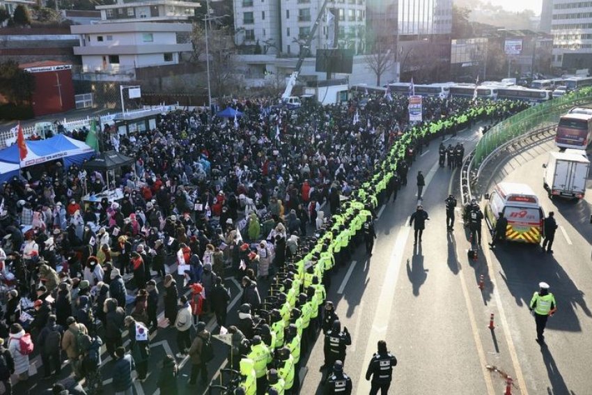 لأول مرة بتاريخ كوريا الجنوبية.. الشرطة تعتقل الرئيس