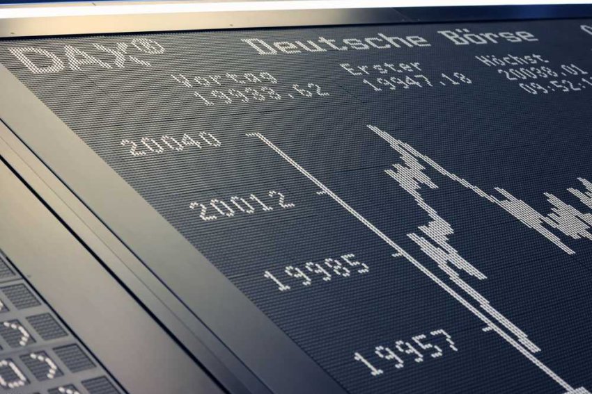 مكاسب الرعاية الصحية والقطاع المالي تحد من خسائر أسهم أوروبا