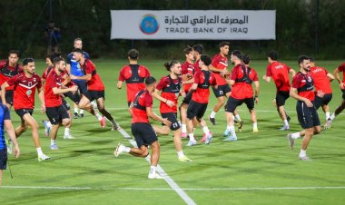 أرنولد يباشر بتدريبات "صارمة ومكثفة" للاعبي المنتخب العراقي