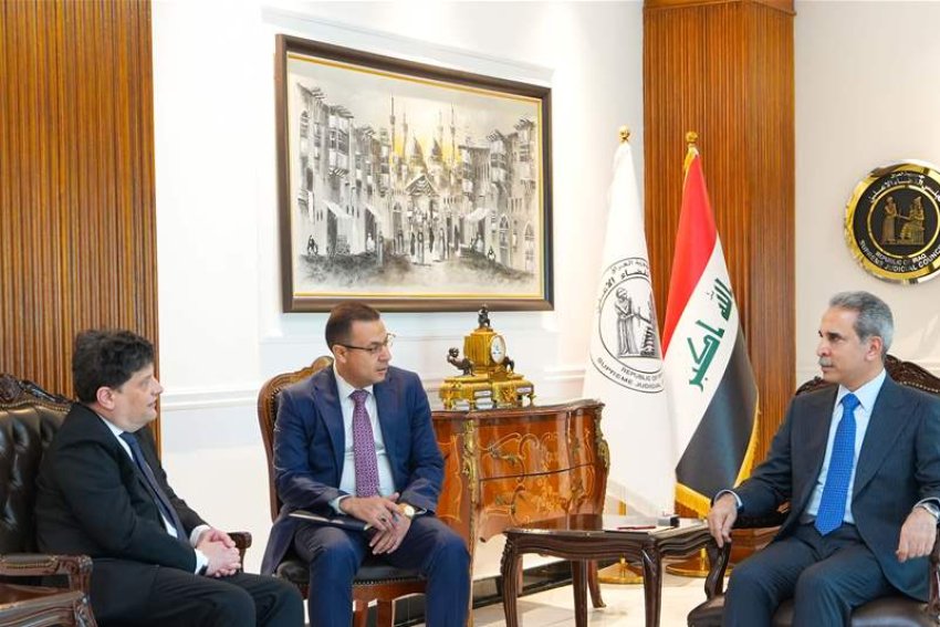 العراق وفرنسا يبحثان الجهود المشتركة للقضاء على العصابات الإرهابية
