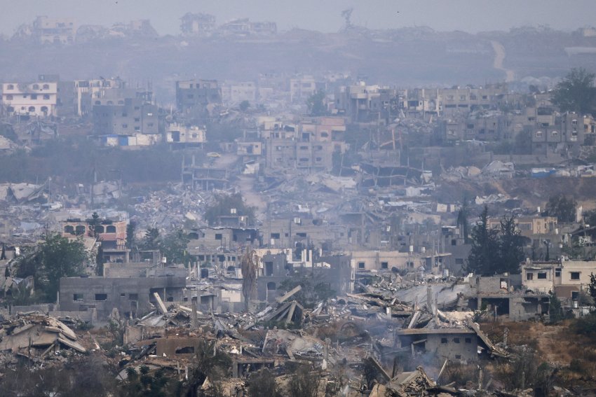 مسؤول صحي في غزة: مقتل نحو 100 فلسطيني بغارات إسرائيلية خلال الليل