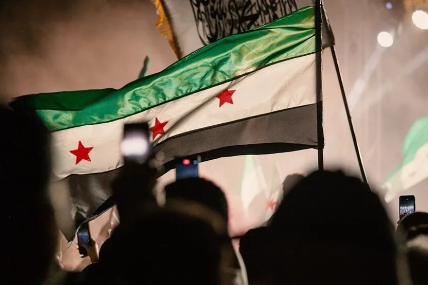 واشنطن تتحرك لرفع العقوبات عن دمشق.. مسؤولون يؤكدون بدء المراجعات الفنية