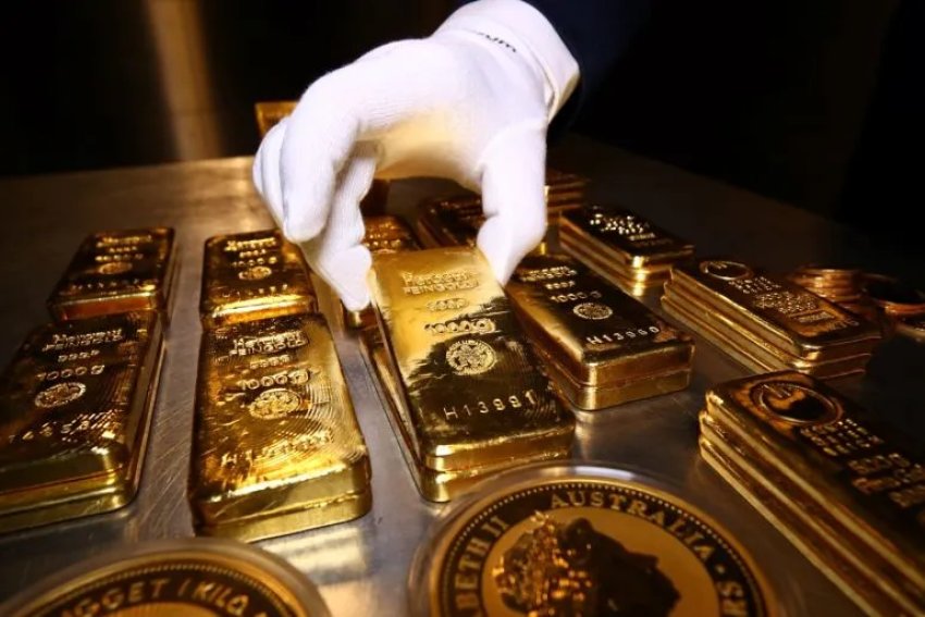 الذهب يتراجع مع انحسار الطلب على الملاذات الآمنة