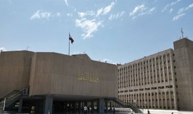 بيان شديد اللهجة من وزارة النفط الى حكومة الإقليم: التزموا بالدستور والقانون