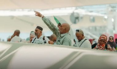 المتعجلون من الحجاج يبدأون رمي الجمرات ويتوجهون لطواف الوداع