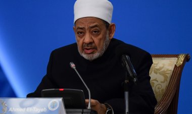 باللغة الفارسية.. شيخ الأزهر يدين استمرار الغارات الإسرائيلية على إيران