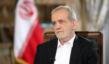 الرئيس الإيراني: العدو يسعى لتحويل الاحتجاجات إلى حرب أهلية