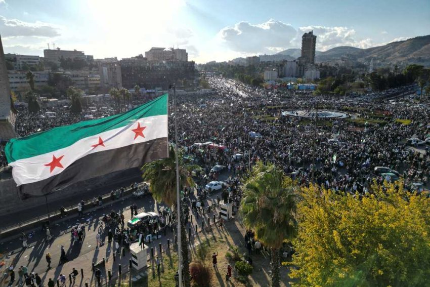 المقاتلون الأجانب.. عقبة على طريق بناء سوريا الجديدة