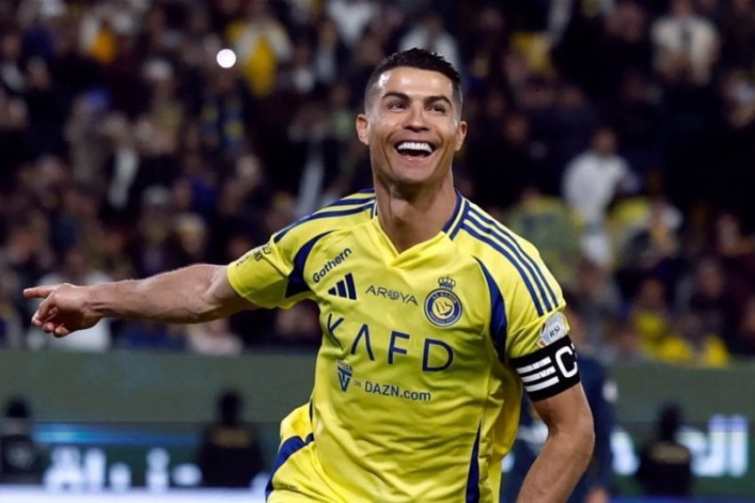 عرض إيطالي على طاولة رونالدو.. هل يتخلى عن النصر؟