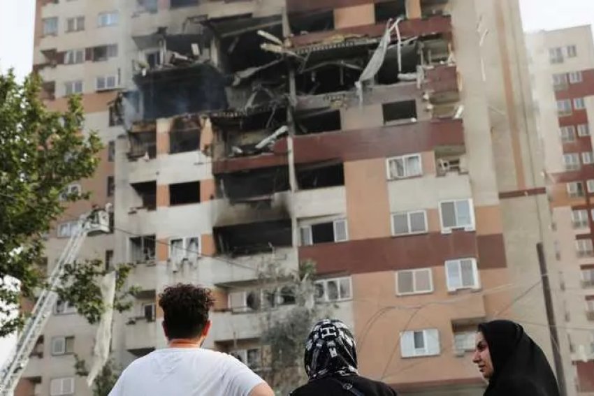 وزير الخارجية يوجه بمتابعة أوضاع الجالية العراقية المقيمة في إيران