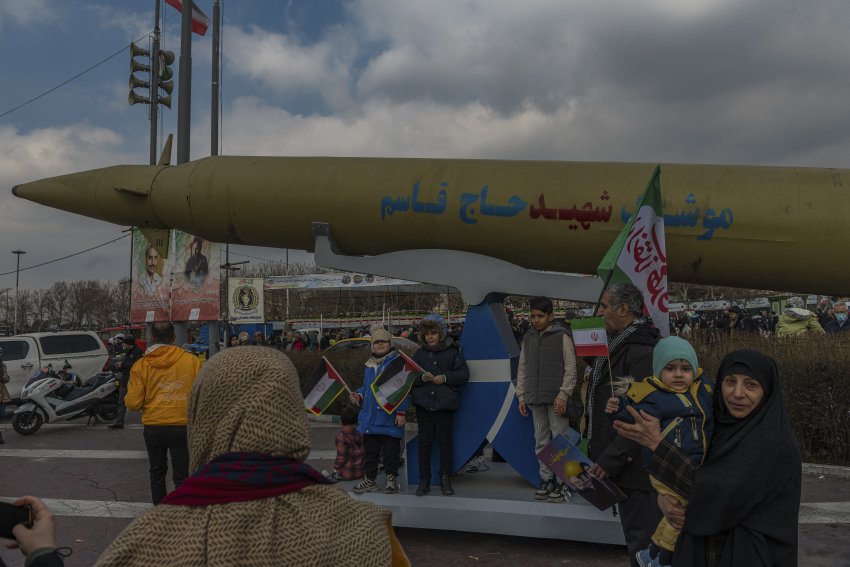 إيران تضرب إسرائيل بصواريخ "الحاج قاسم".. ماذا نعلم عنه؟