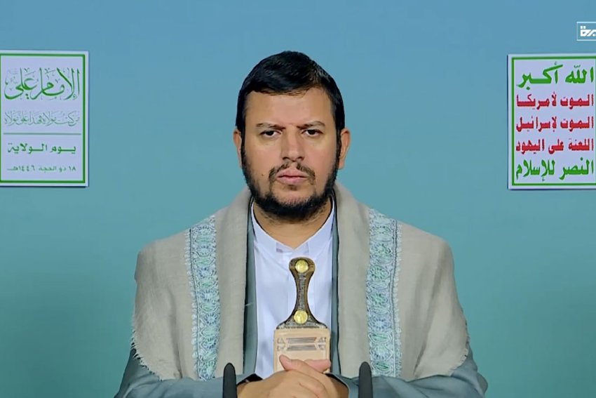 أول تعليق من عبدالملك الحوثي على الضربة الإسرائيلية بإيران وموقف دول المنطقة