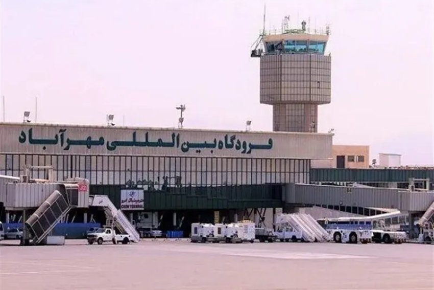 دوي أصوات انفجارات قرب مطار مهر آباد في طهران