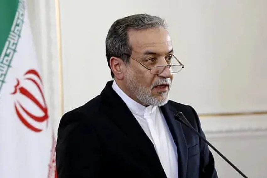 وزير الخارجية الإيراني: أبلغت الأوروبيين أننا لم نترك طاولة التفاوض