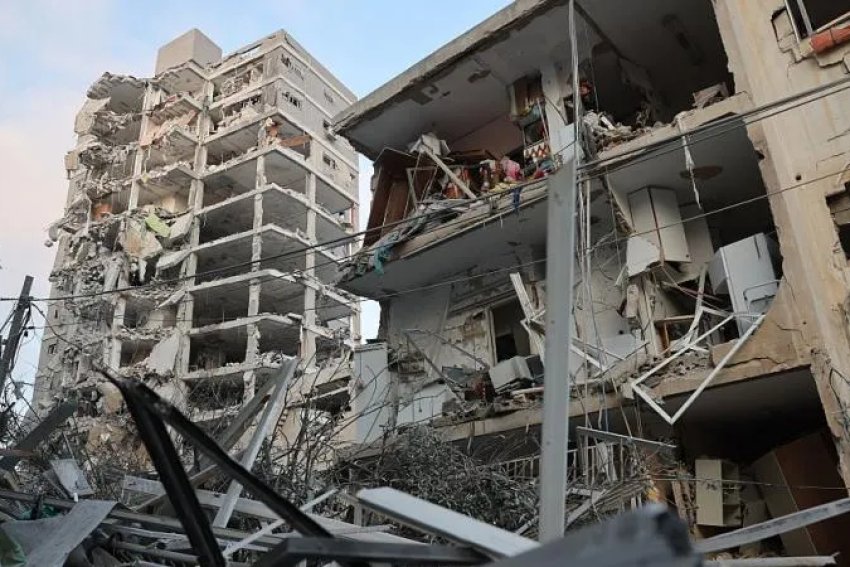 سقوط صواريخ إيرانية على مباني وسط إسرائيل