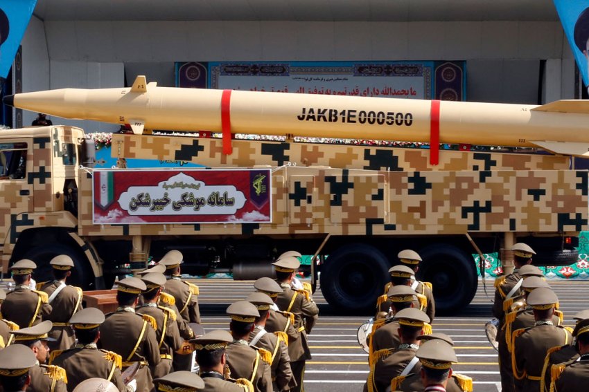 إيران تستهدف إسرائيل بصاروخ "خيبر شكن" لأول مرة.. ماذا نعلم عنه؟