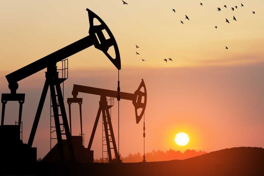النفط يتراجع بعد إعلان ترامب وقف إطلاق النار