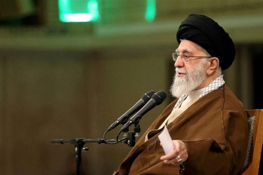 السيد الخامنئي: أمريكا دخلت الحرب لأنها شعرت أن الكيان الصهيوني سيدمر بالكامل
