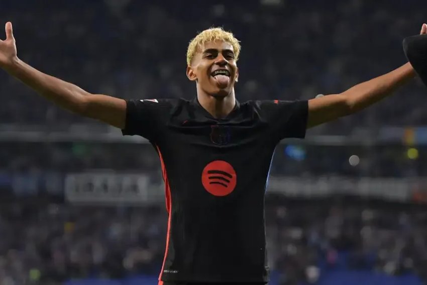 برشلونة يكافئ يامال بهدية ثمينة