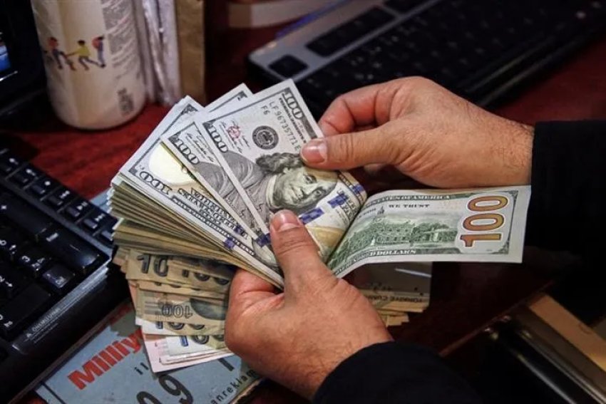 أسعار الصرف تشهد تراجعاً جديداً للدولار مقابل الدينار العراقي
