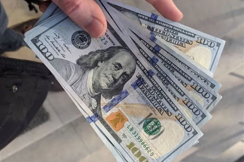 انخفاض أسعار الدولار في الأسواق العراقية