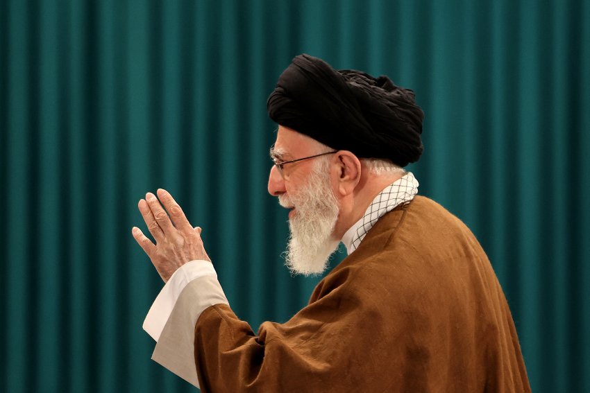 خامنئي يبين "دليلا" على قوة إيران بحرب إسرائيل يُستدل عليه بتصرف من الأخيرة