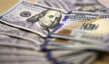 صعود أسعار الدولار بالسوق المحلية: الورقة بـ 141.500 دينار عراقي