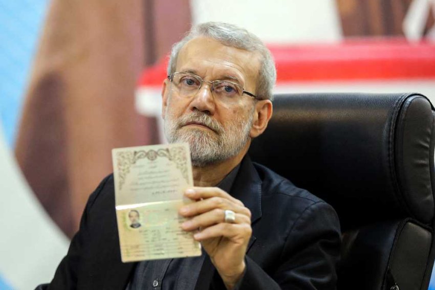 عاد لواجهة القرار الأمني في إيران.. من هو علي لاريجاني؟