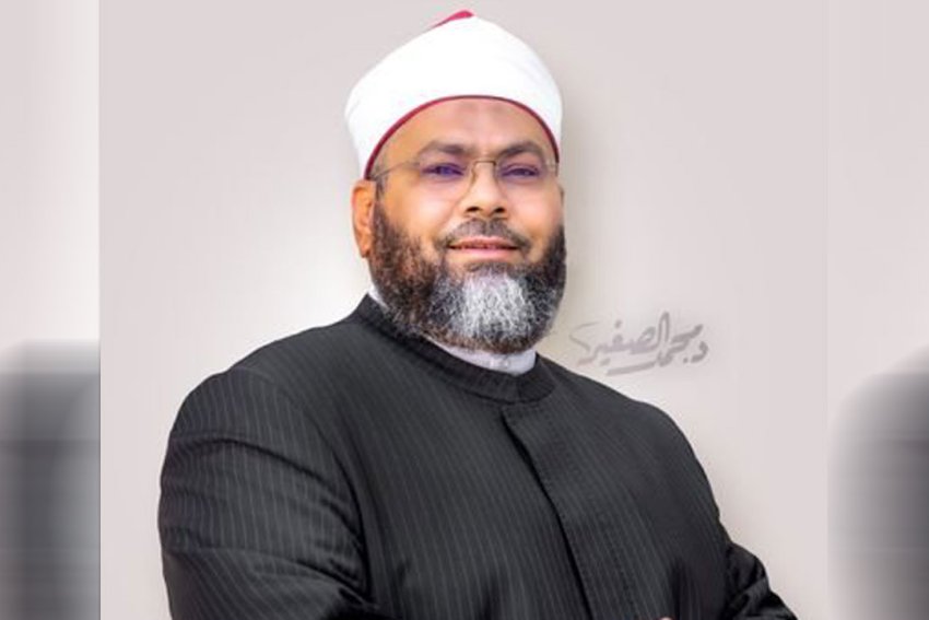 "تحريم اسقاط المساعدات جوا على غزة".. الداعية محمد الصغير ينفي ما نسب له
