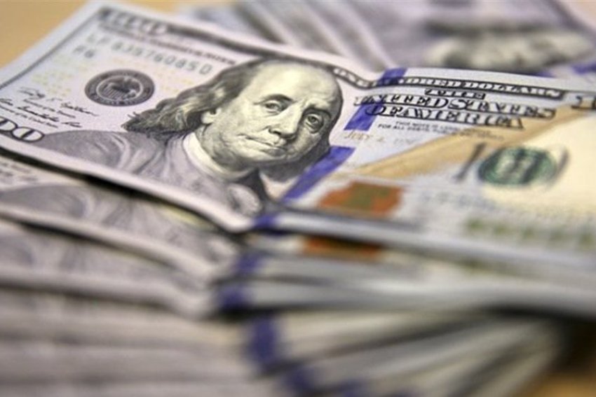 صعود أسعار الدولار بالسوق المحلية: الورقة بـ 141.500 دينار عراقي