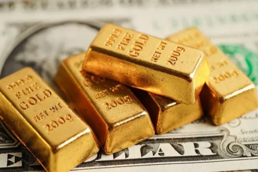 الذهب يتراجع من أعلى مستوى في أسبوعين مع صعود الدولار