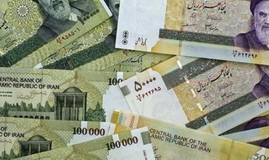 الدولار يقفز فوق 117 ألف تومان في إيران