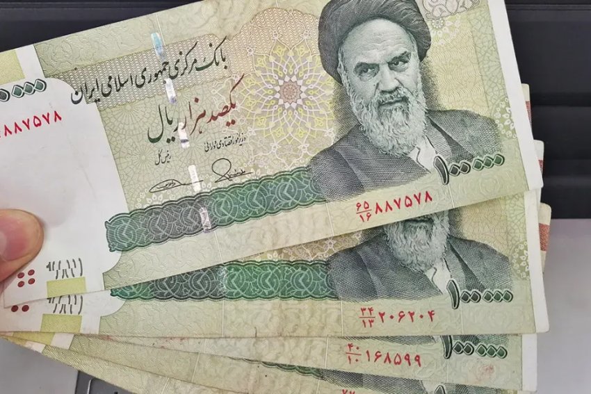 بعد انهيارها.. إيران تحذف 4 أصفار من عملتها