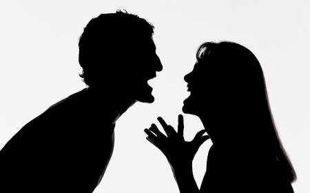 النجف.. رجل وزوجته يتقاتلان حتى الموت