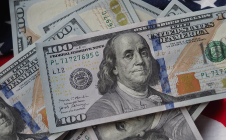 قبل العيد .. الدولار يرتفع مقابل الدينار في بغداد واربيل