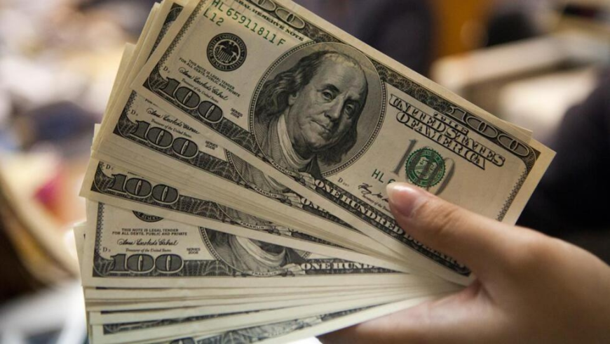 انخفاض أسعار صرف الدولار في العراق