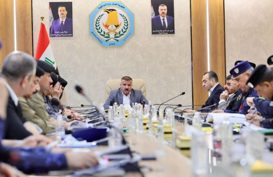 وزير الداخلية يؤكد المضي بعملية حصر السلاح بيد الدولة
