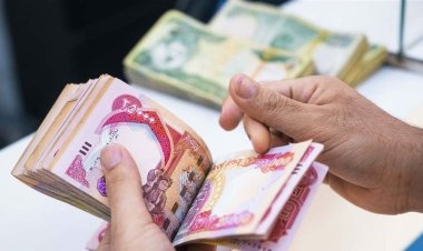 العجز المالي العراقي يتصاعد وإيرادات الدولة لا تغطي الرواتب