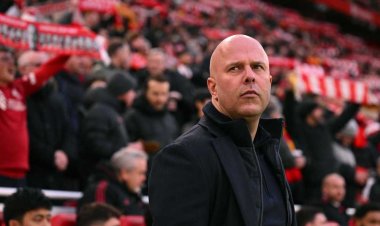 شرط جزائي ثقيل.. كم سيكلف رحيل سلوت ليفربول؟