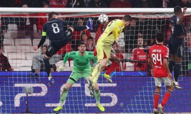 مورينيو يصف هدف حارسه في ريال مدريد بالمعجزة