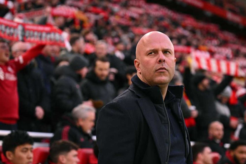 شرط جزائي ثقيل.. كم سيكلف رحيل سلوت ليفربول؟