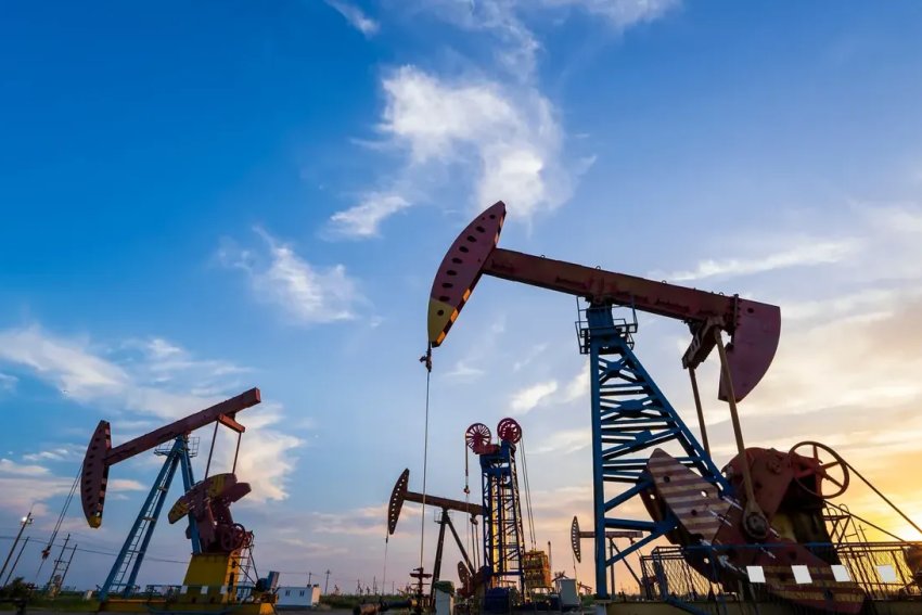 استقرار أسعار النفط وسط اضطرابات الإنتاج الشتوية في أميركا