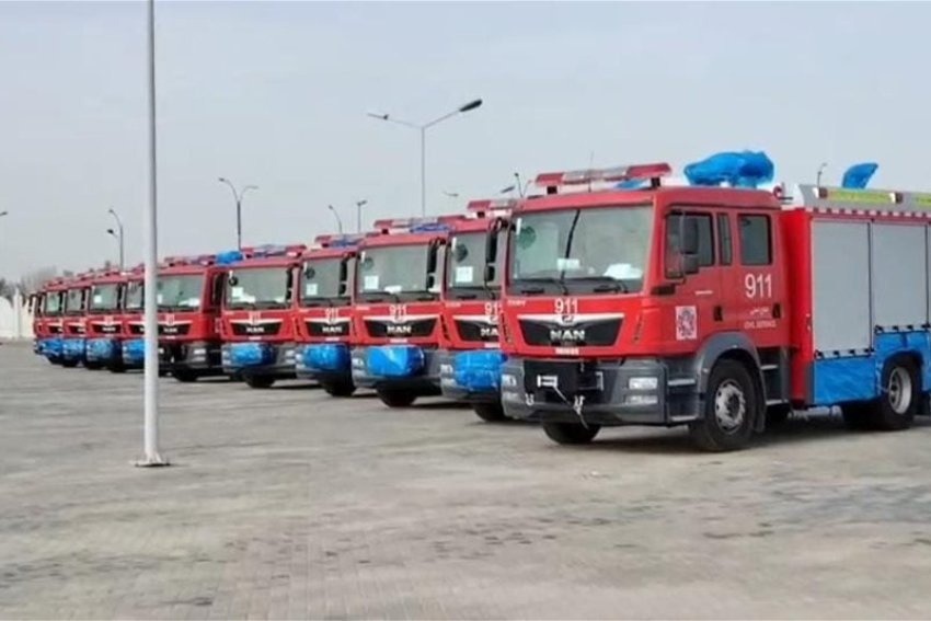 الدفاع المدني تتسلم دفعة جديدة من شاحنات الإطفاء الألمانية الحديثة